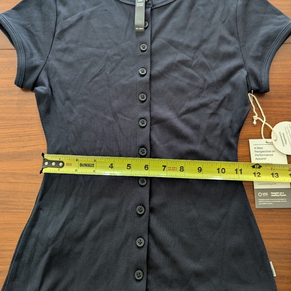 Vuori Short Sleeve Pose Button Up Woman's Top Size Xs New - Picture 7 of 8